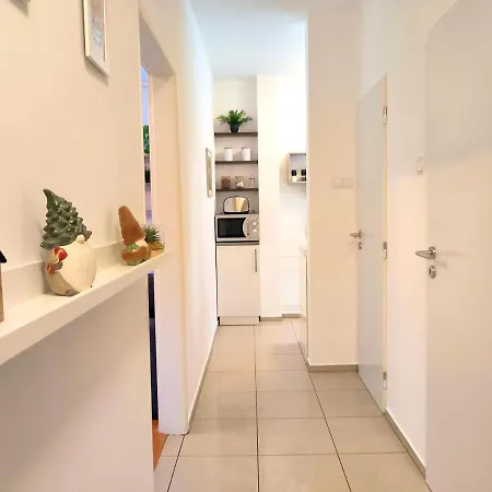 Cozyhome Medena Central, Quiet Premium Spot In Old Town Appartamento