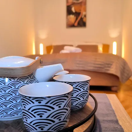 Cozyhome Medena Central, Quiet Premium Spot In Old Town * 布拉迪斯拉发