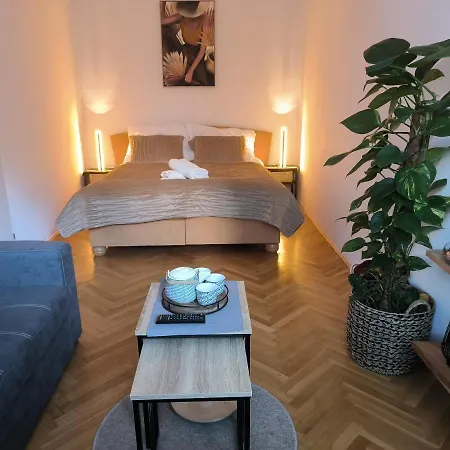 Apartmán Cozyhome Medena Central, Quiet Premium Spot In Old Town Bratislava