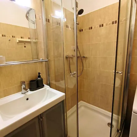 Cozyhome Medena Central, Quiet Premium Spot In Old Town